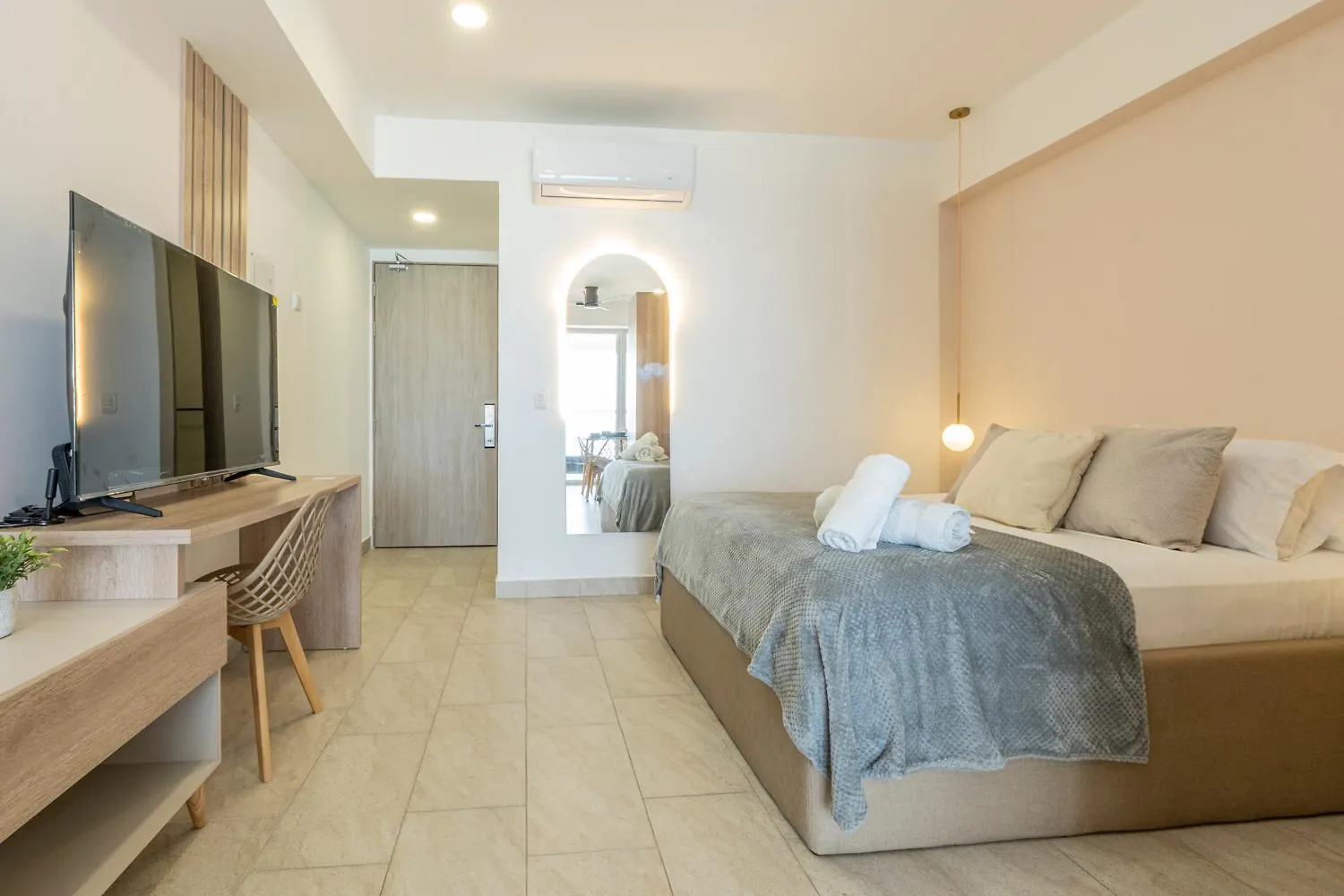 Panoramic Oceanview Loft Near Beach & Airport Cartagena