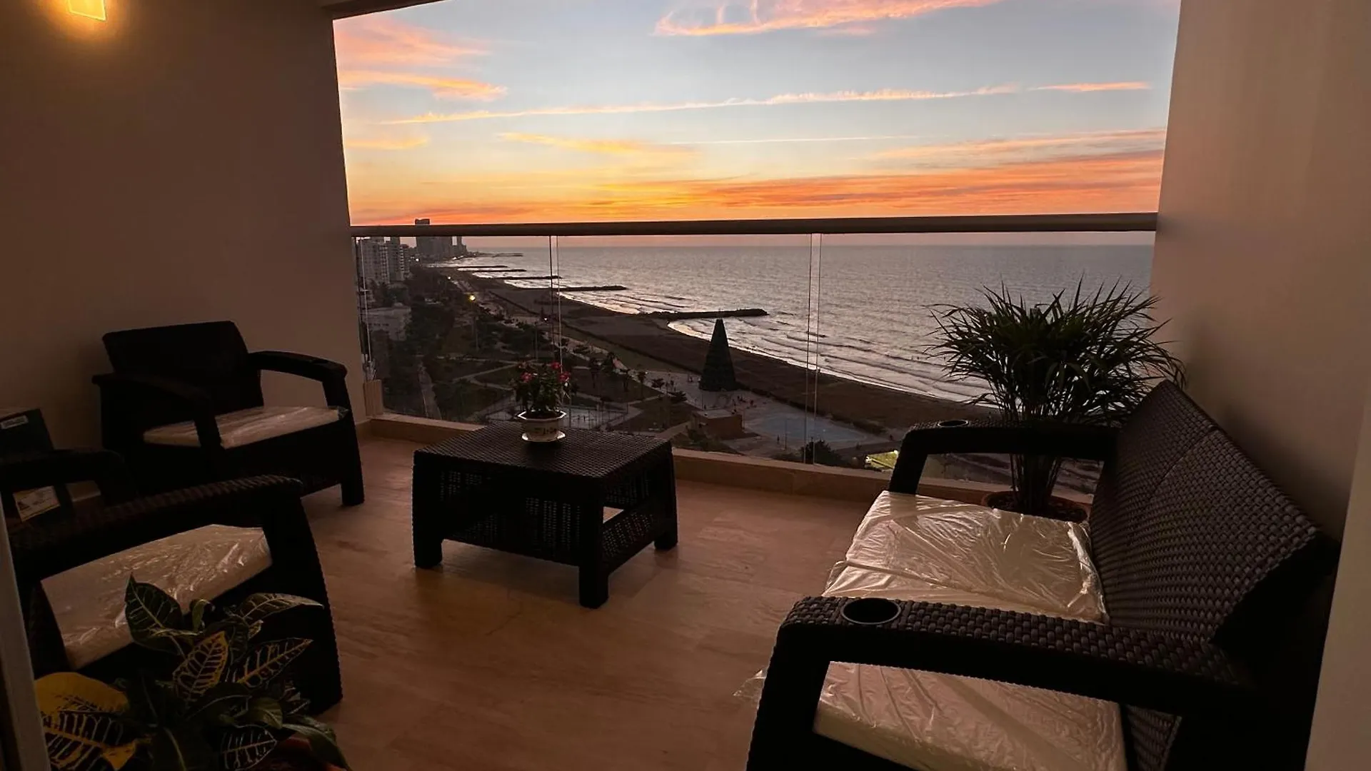 Panoramic Oceanview Loft Near Beach & Airport contacts