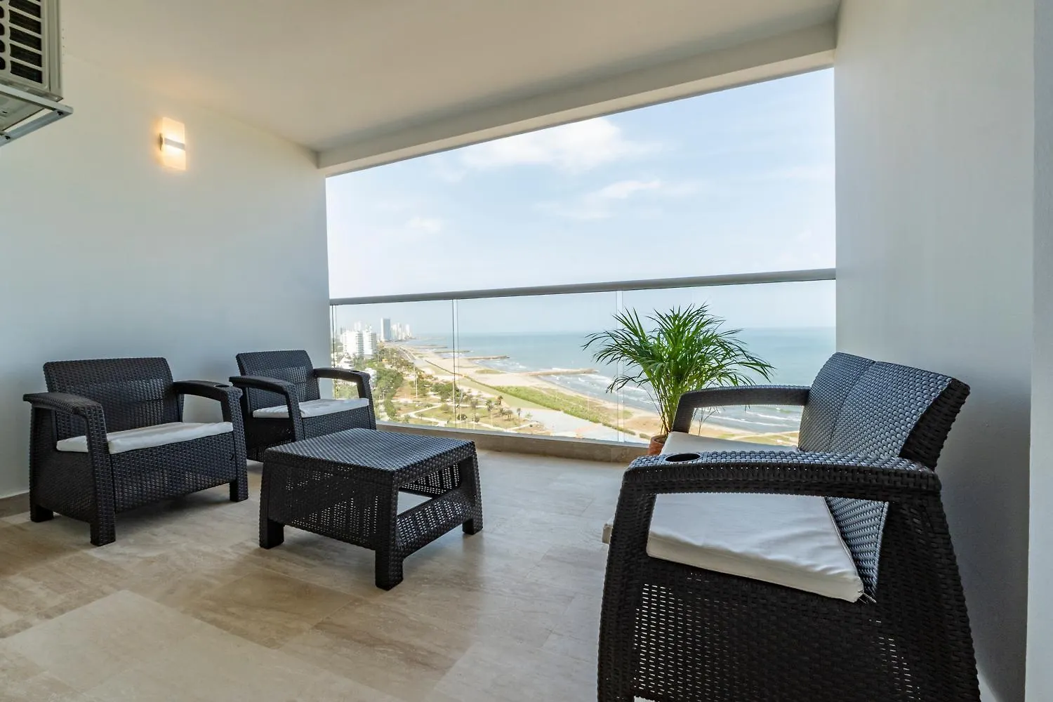 Apartment Panoramic Oceanview Loft Near Beach & Airport Cartagena